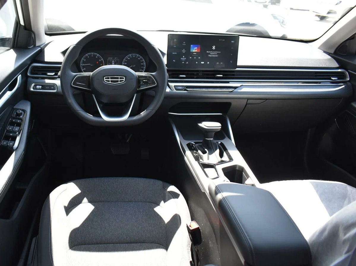 Geely Emgrand 2025