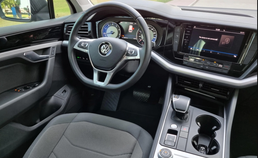 Picture Volkswagen Touareg 2021 